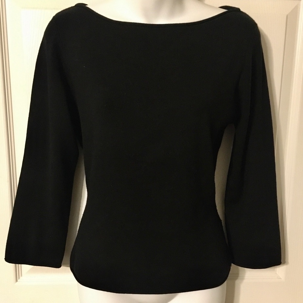 Black 3/4 length sleeve top